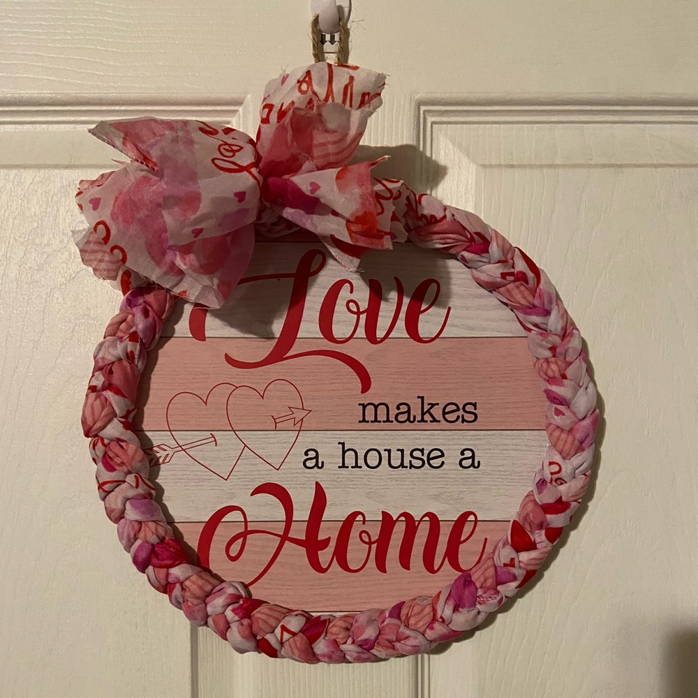 VALENTINES HANGING DECORATION!  HANDCRAFTED CUTE FOR VALENTINES DAY!  CUTE GIFT!